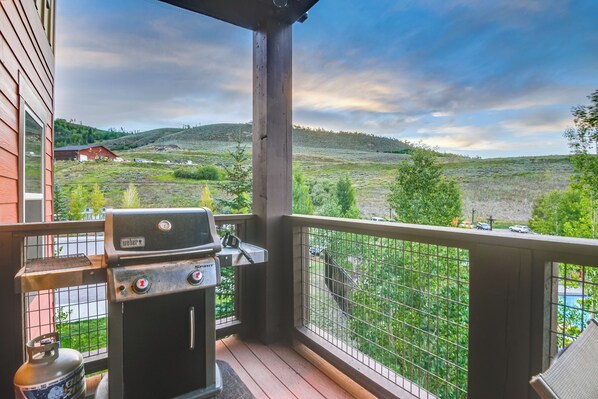 Apartment (2 Bedrooms) | Interior - Ski-in/ski-out + Pool Access: Granby Ranch Gem (Granby)