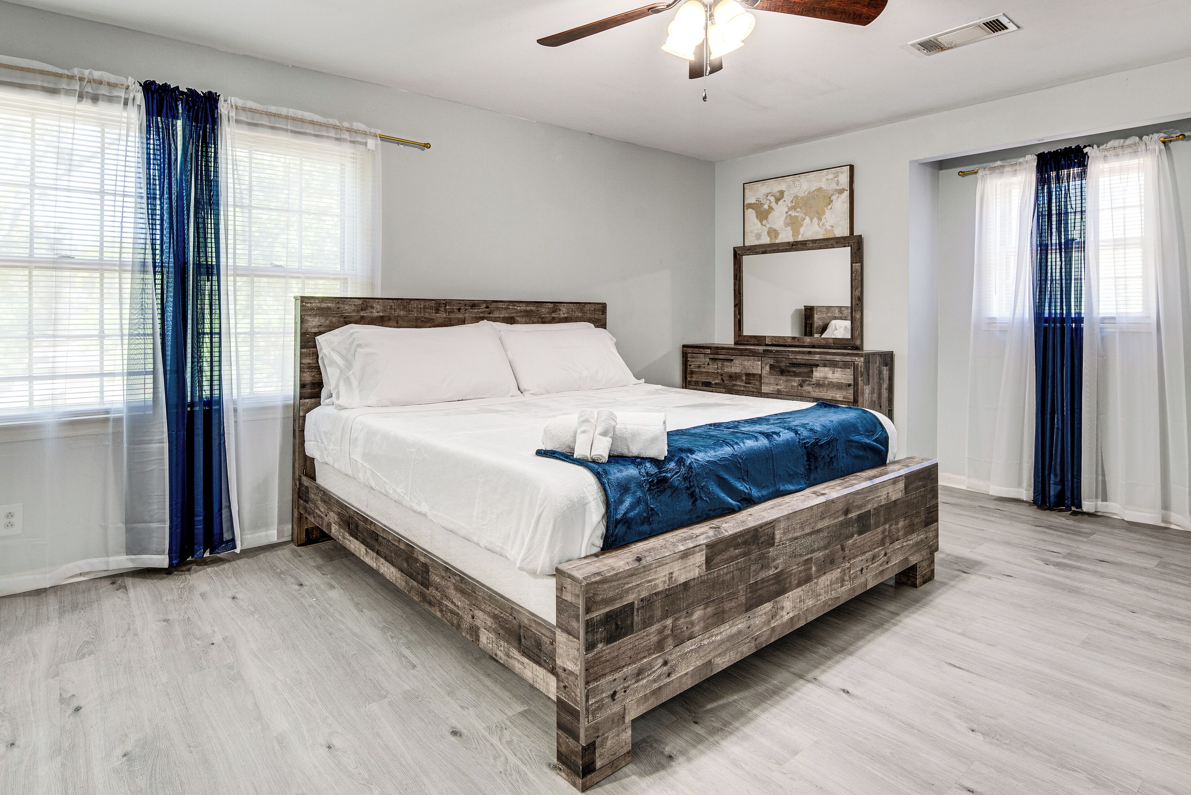 House (5 Bedrooms) | Interior
