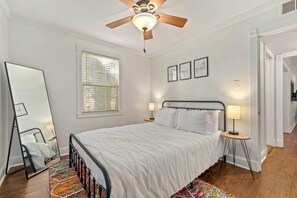 Apartment (2 Bedrooms) | Interior - Pet-friendly Mobile Condo ~ 4 Mi to Downtown! (Mobile)