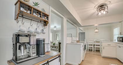 Gaylord Family Home: Walk to Shops & Restaurants!