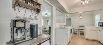 Gaylord Family Home: Walk to Shops & Restaurants!