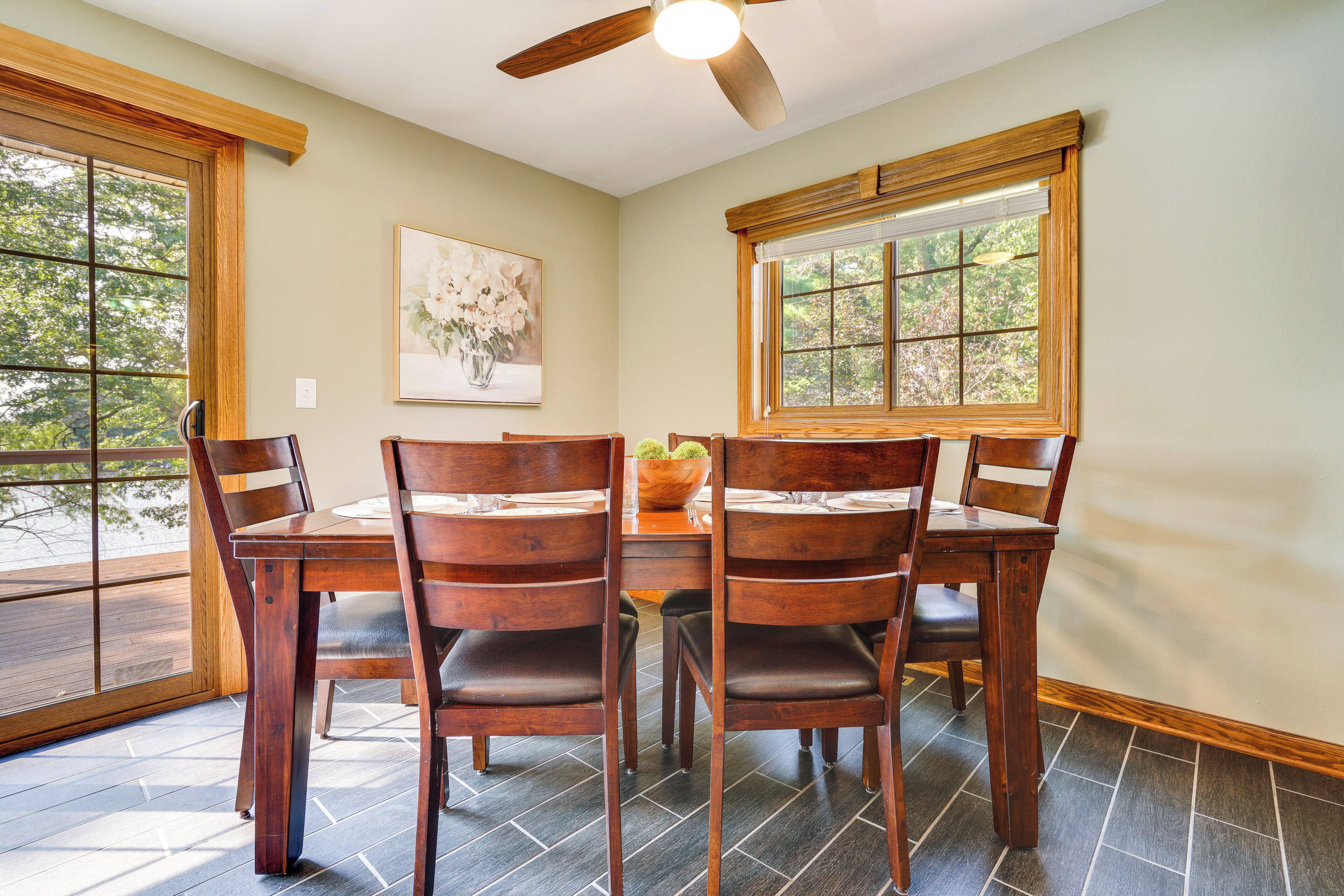 المنشأة من الداخل