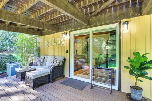 Riverfront Sandy Retreat, Fish & Kayak On-site