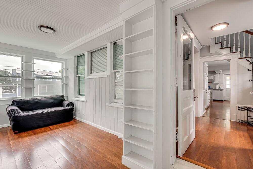 Madison Home: Walk to Main Street! - Chatham, NJ