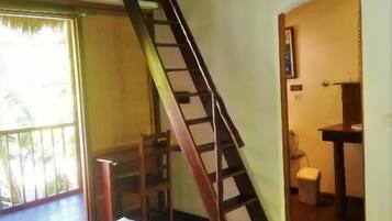 Standard Twin Room | In-room safe, free WiFi