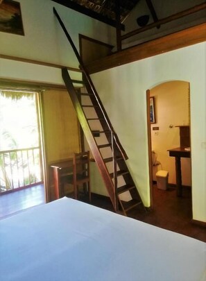 Habitación estándar con 2 camas individuales | Caja fuerte y wifi gratis