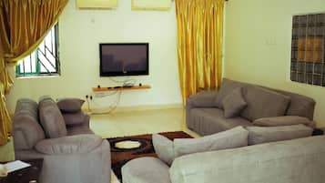 Apartemen Deluks, balkon | 2 kamar tidur dan Wi-Fi gratis