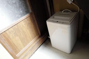 Laundry room - Honmachi-Shin North (Kyoto)