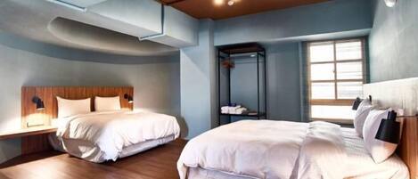 Cribs/infant beds