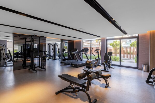 Gym - Waves - Elegant Oxford 212 Studio in JVC with City Views  (Dubai)