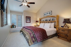 3 bedrooms, iron/ironing board, WiFi, bed sheets - PM14 | Hot Tub | On the Mountain | Walkable to slopes (Steamboat Springs)