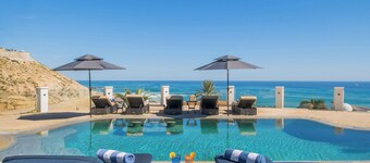 New to Vrbo! Casa Bellamar steps from the calm Cabo Colorado beach