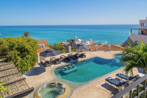 Casa Bellamar Cabo: Steps from the calm Cabo Colorado Beach