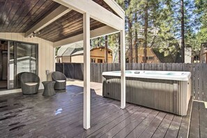 Terrace/patio - Tanager Cabin | Hot Tub · Pet Friendly (Big Bear Lake)