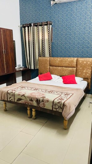 豪華雙人房 | 免費無線上網、床單