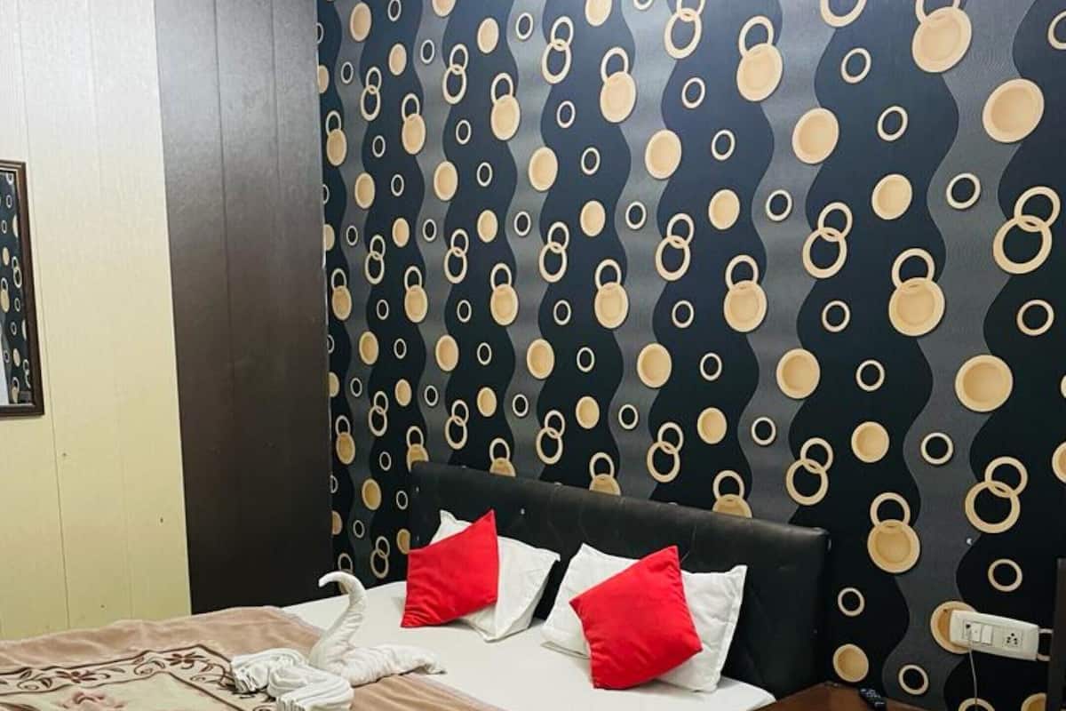 Deluxe Double Room | Free WiFi, bed sheets