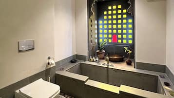 Luxury Villa | Bathroom