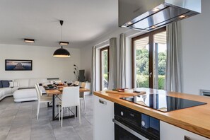 Refrigerador, microondas, horno, lavavajillas