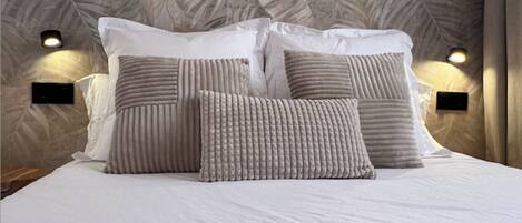 2 chambres, fer et planche à repasser, Wi-Fi, draps fournis