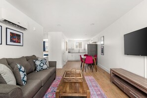 Appartement, 2 chambres | Coin séjour