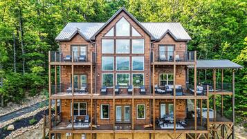 Cabin, 5 Bedrooms | Exterior