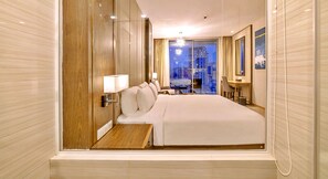 Business Condo, 1 Queen Bed, Balcony, City View | Egyptian cotton sheets, premium bedding, memory foam beds, minibar