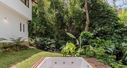 w Incredible 5BR House w Jacuzzi in El Poblado