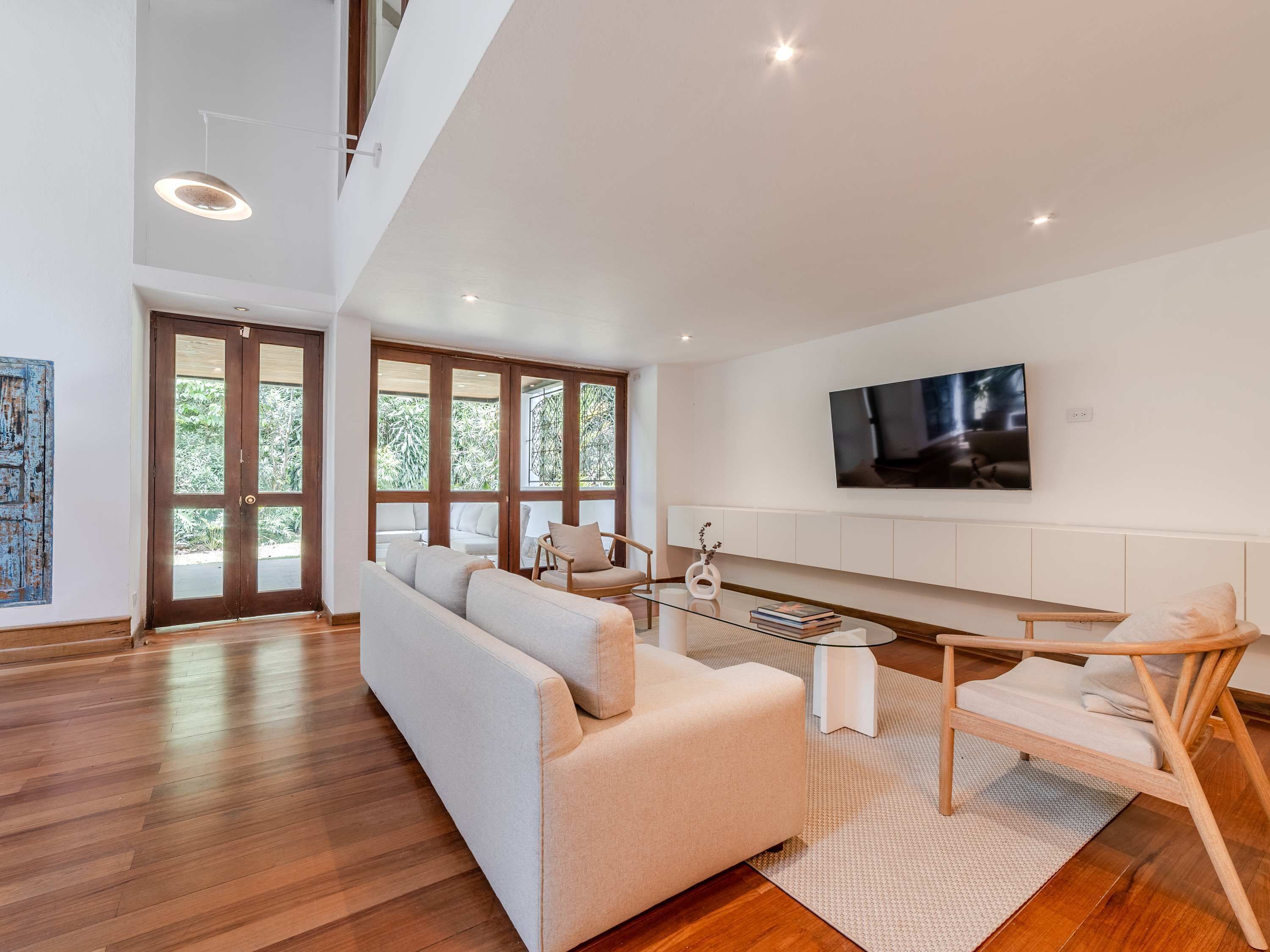 House | 5 bedrooms, Internet