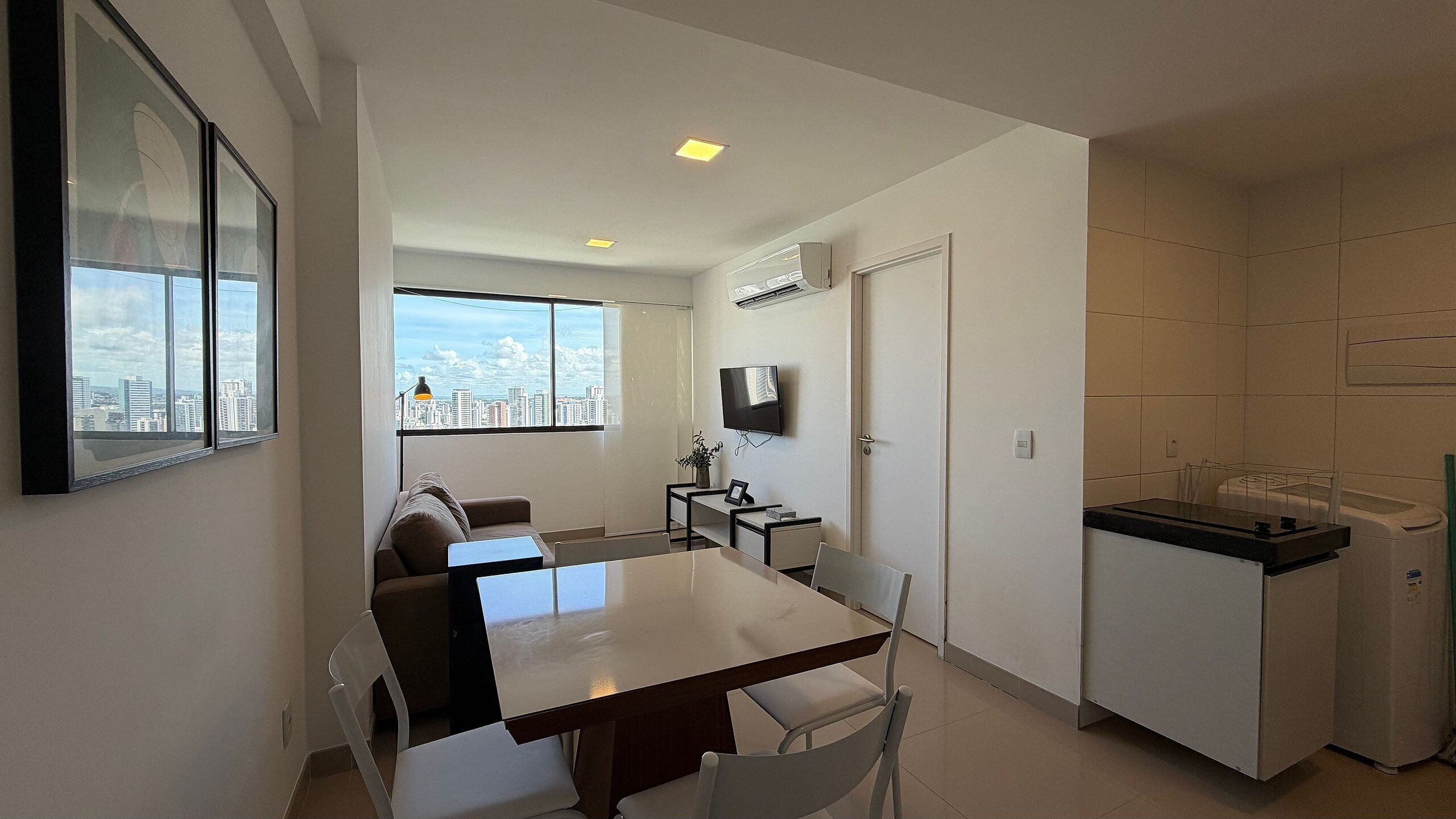 Comfort Apartment | Dining