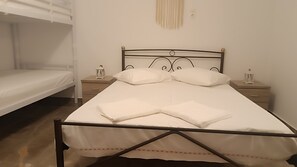 1 chambre, fer et planche à repasser, Wi-Fi, draps fournis