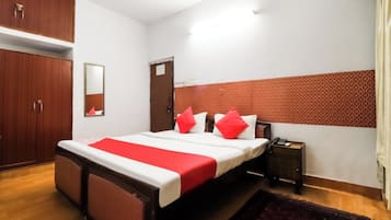 Classic Double Room, Multiple Bedrooms, City View | Soundproofing, free WiFi, bed sheets