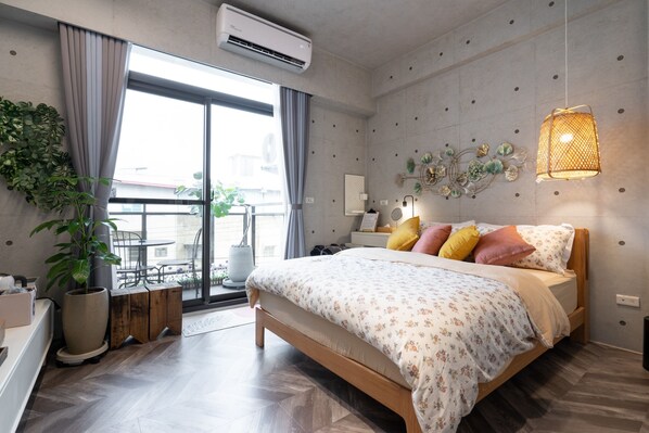 Exclusive Double Room | Individually decorated, individually furnished, desk, laptop workspace - SmartStay (Caotun)