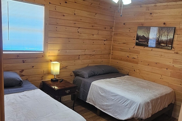 4 bedrooms, WiFi, bed sheets