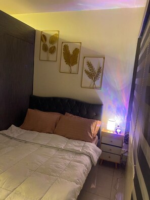 1 bedroom, free WiFi, bed sheets