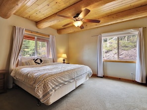 4 habitaciones, tabla de planchar con plancha y wifi gratis