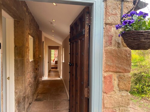 A-listed South Lodge, Dunbar with hot tub