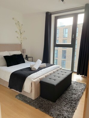 1 slaapkamer, een strijkplank/strijkijzer, wifi, beddengoed