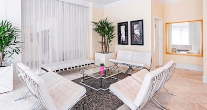 Suite Double with kitchen by ¼ UmQuarto 7-PR.