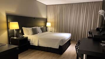 1 quarto, acesso à internet, roupa de cama