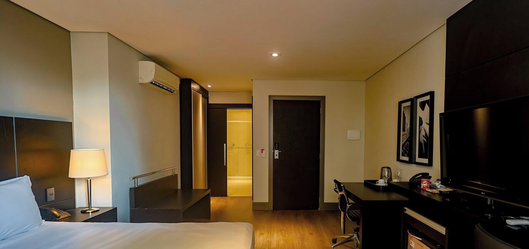 1 quarto, acesso à internet, roupa de cama