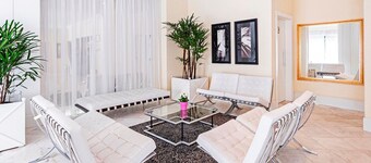 Suite Double by ¼ UmQuarto 3-PR.