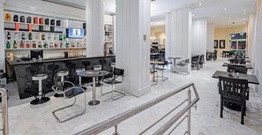 Bar (en la propiedad)