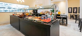 Suite Family with kitchen by ¼ UmQuarto 9-PR.