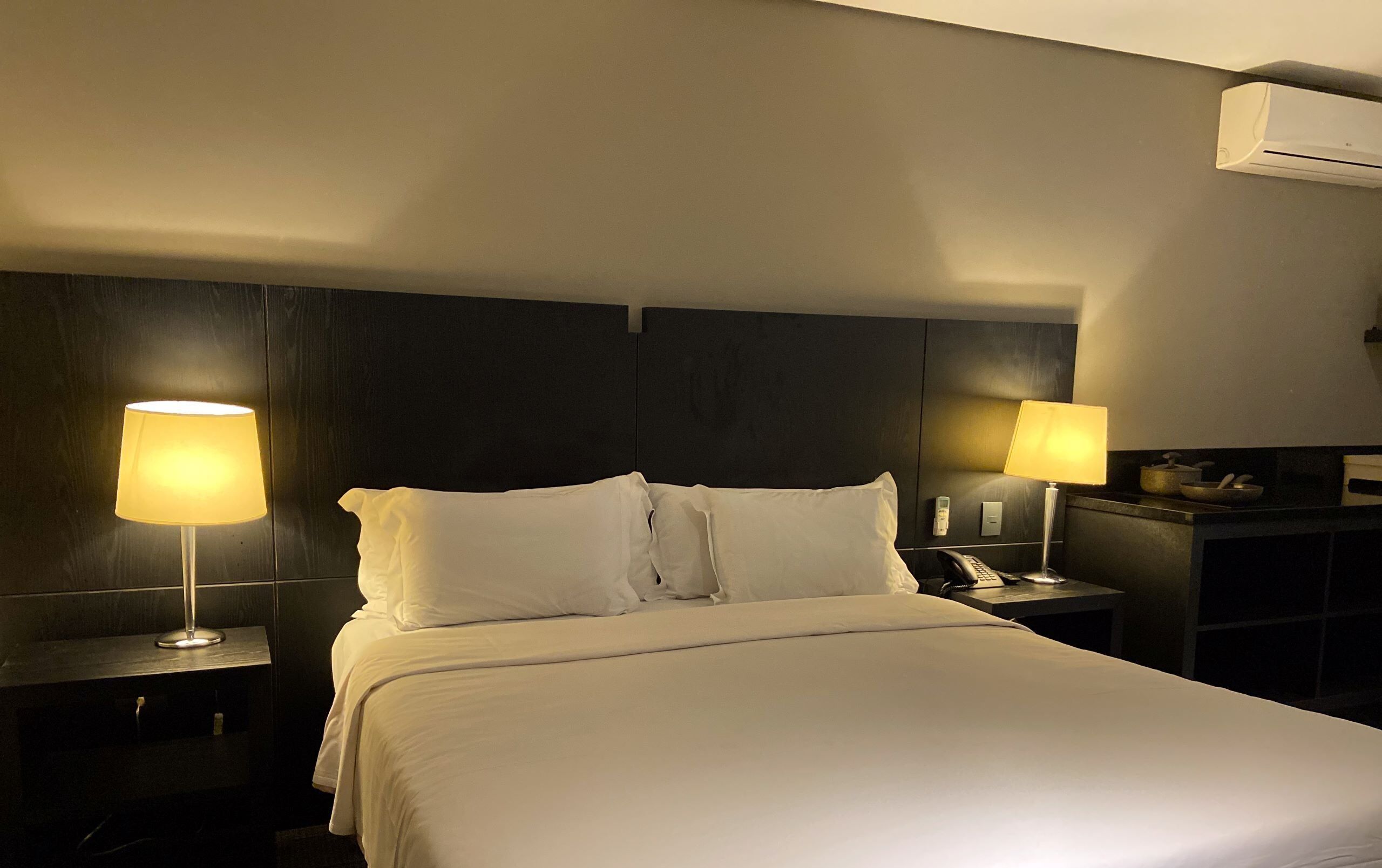 1 slaapkamer, een bureau, wifi, beddengoed