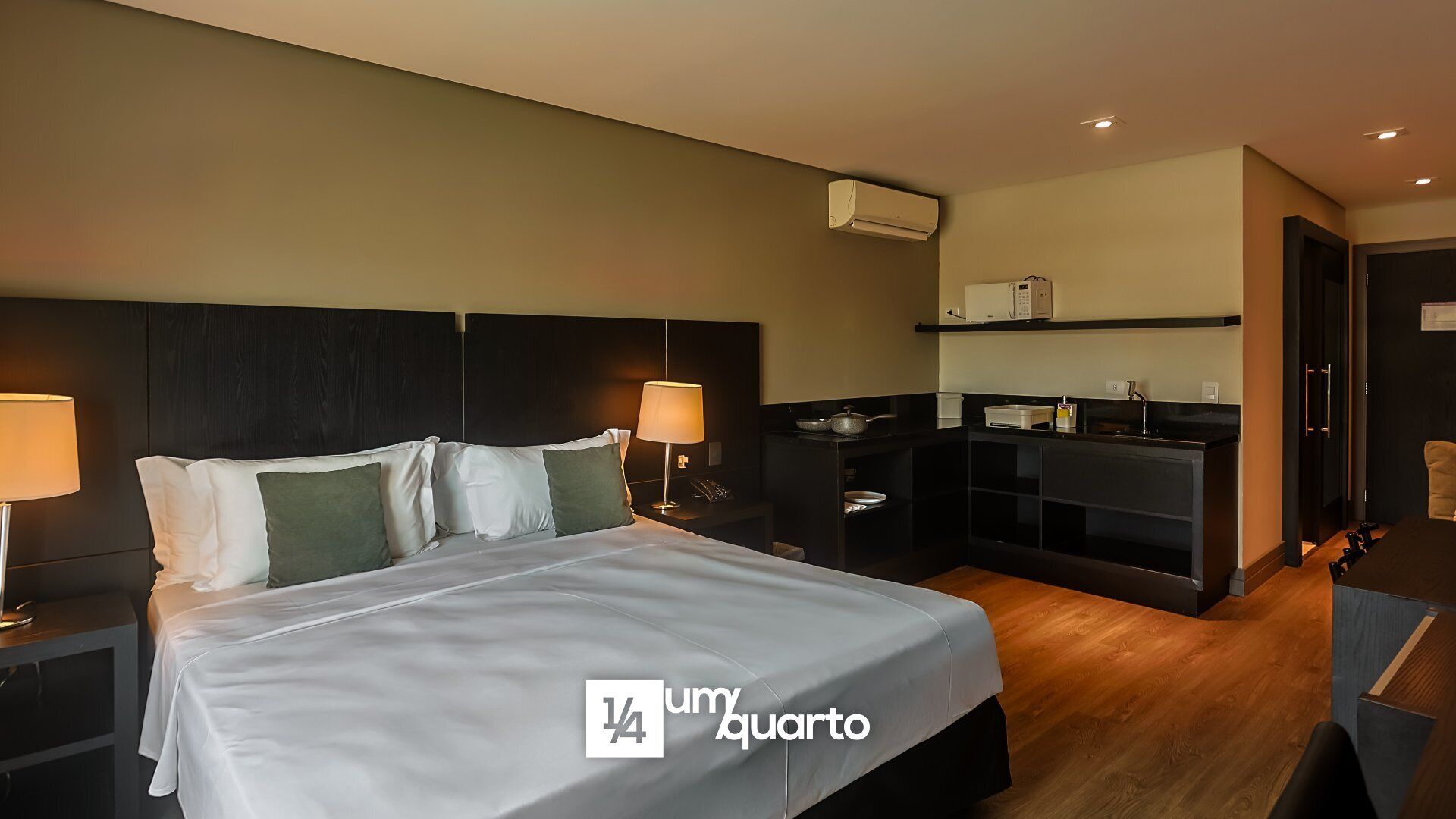 1 bedroom, desk, WiFi, bed sheets