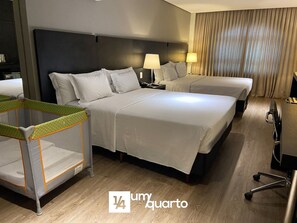 Unclassified image, 5 of 22, button - Suite Family by ¼ UmQuarto 8-PR. (Curitiba)