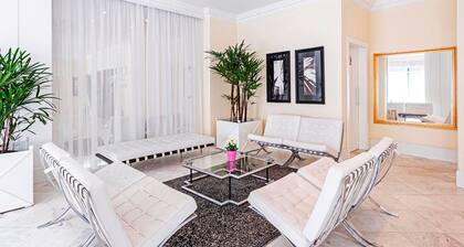 Suite Double with kitchen by ¼ UmQuarto 5-PR.