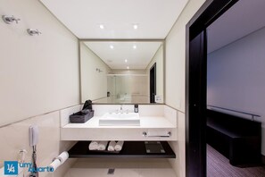 Hårføner og håndklær