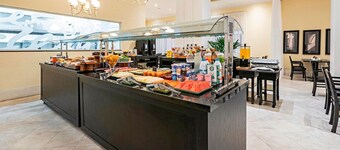 Suite Family with kitchen by ¼ UmQuarto 6-PR.