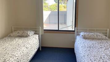 4 Schlafzimmer, Bügeleisen/Bügelbrett, kostenloses WLAN